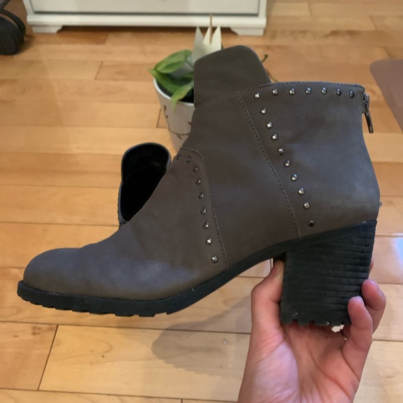 Aerosoles grey bootie - Picture 3 of 6